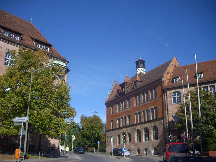 Tetzelgasse zwischen den Schulen GS Paniersplatz und JSG (September 2013)