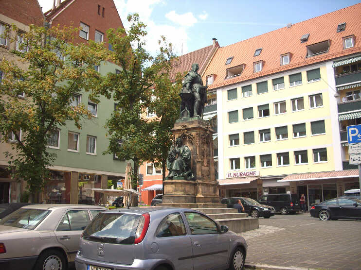 Martin-Behaim-Denkmal am Theresienplatz (August 2009)